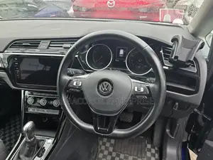 Volkswagen Touran 2018 Blue