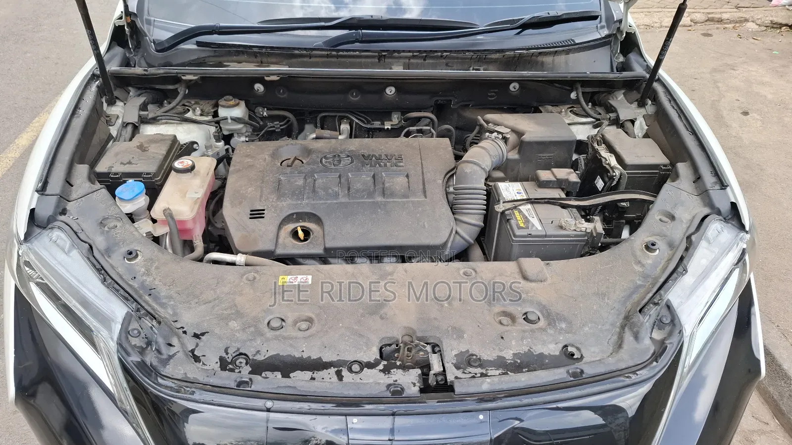 Toyota Harrier 2.0 2018 White