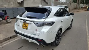 Toyota Harrier 2.0 2018 White