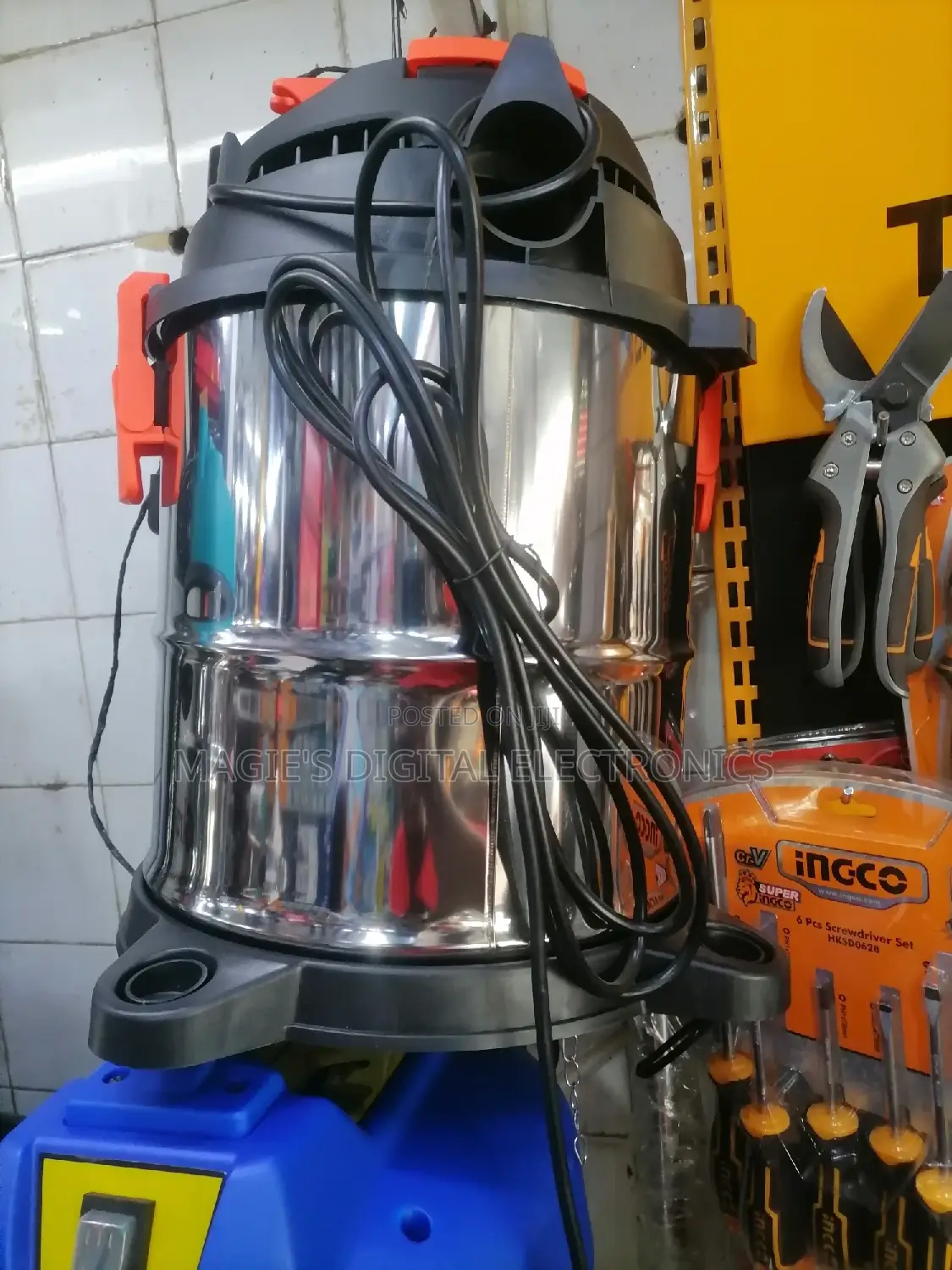 Top Deal 20l Aico Vacuum Cleaner