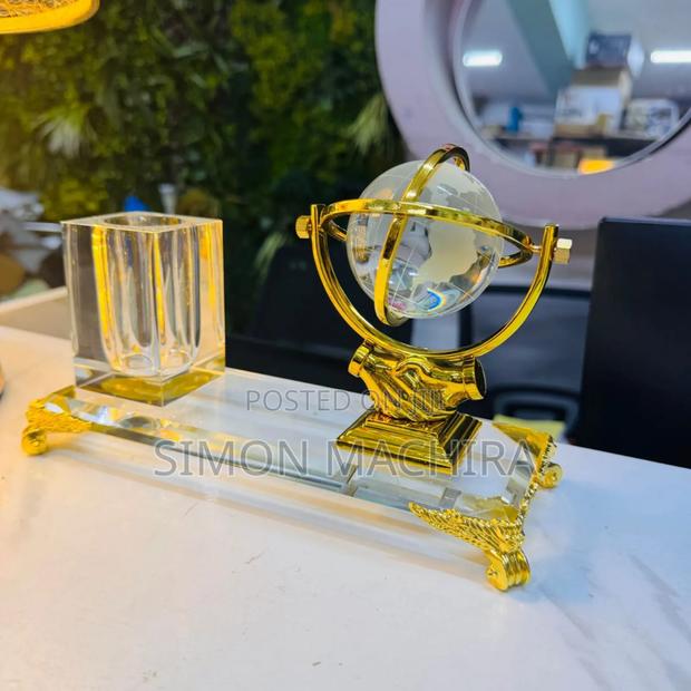 Gold Crystal Pen Holder With Globe - thumbnail 2