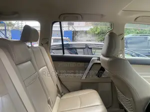 Toyota Land Cruiser Prado 2.7 2018 Ivory