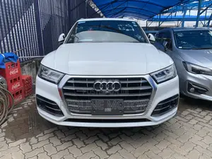Audi Q5 2.0T Premium AWD quattro 2018 Off white