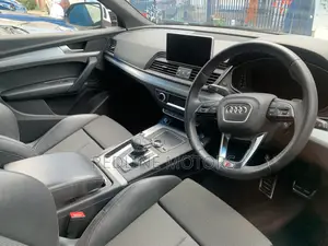 Audi Q5 2.0T Premium AWD quattro 2018 Off white
