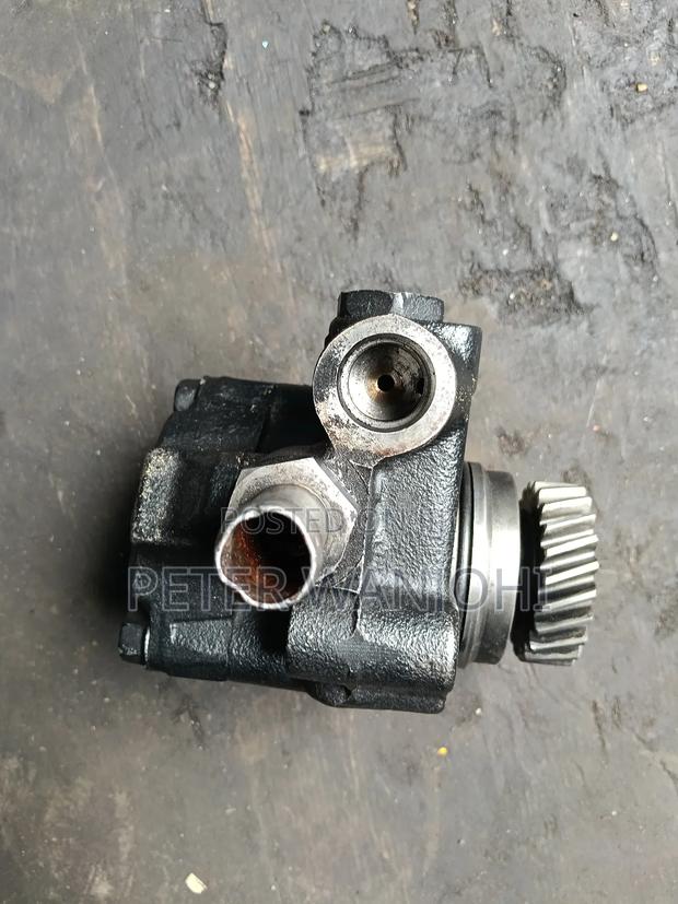 Mitsubishi Fh Power Steering Pump - thumbnail 2