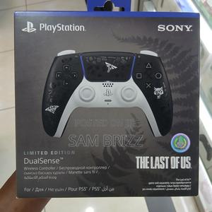 Playstation 5 Last of Us Edition Controller - thumbnail 2