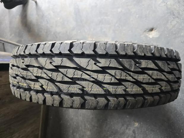 205r16 Bredgstone Tyre - thumbnail 2