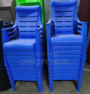 Lazy Boi Plastic Chair. Blue9