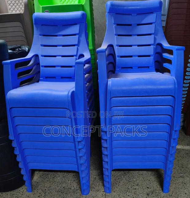 Lazy Boi Plastic Chair. Blue9 - main view