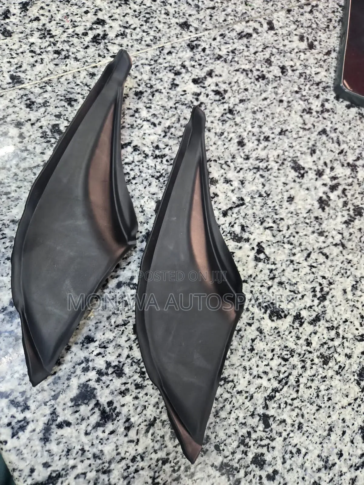 Windscreen Finisher Toyota Fielder 161/165