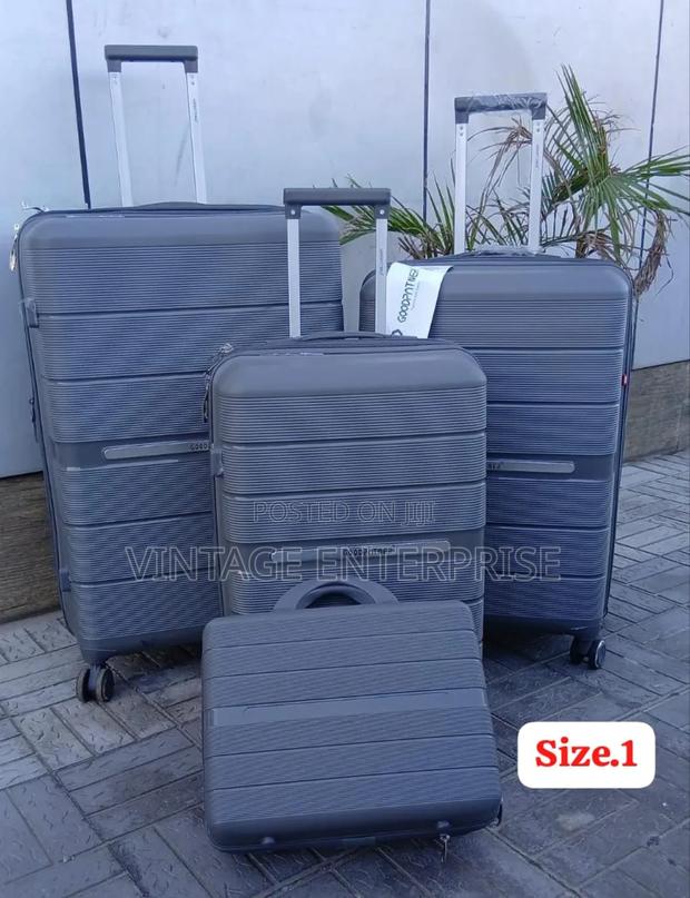 4in1 Luxurious Unbreakable Suitcase - thumbnail 3