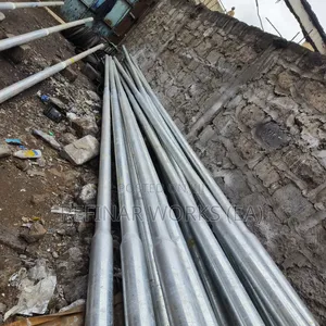 Galvanized Steel Lighting Poles With Custom Brackets