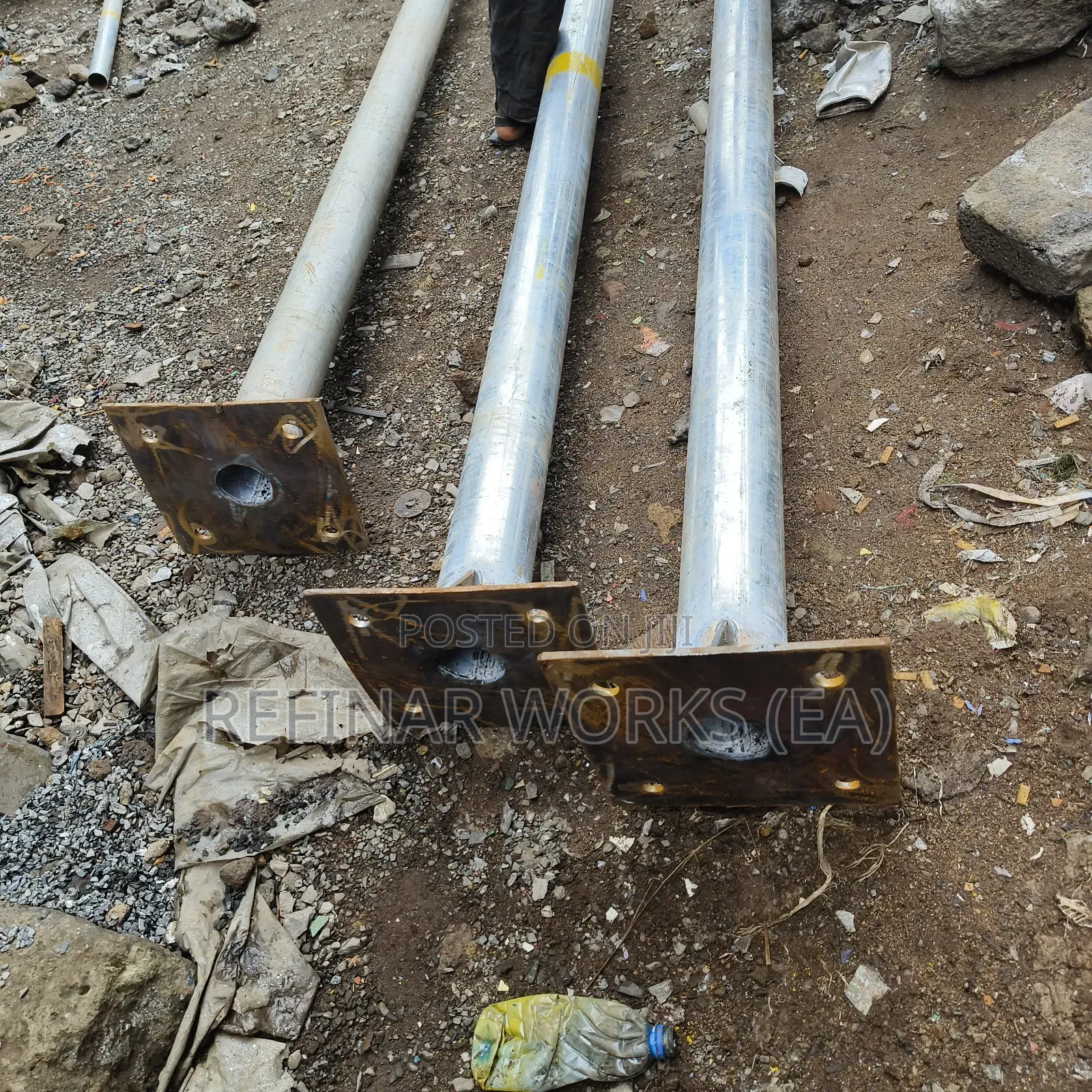 Galvanized Steel Lighting Poles With Custom Brackets