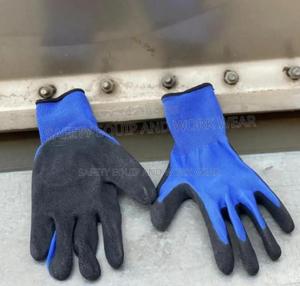 Affordable Diamond Grip Gloves - thumbnail 2