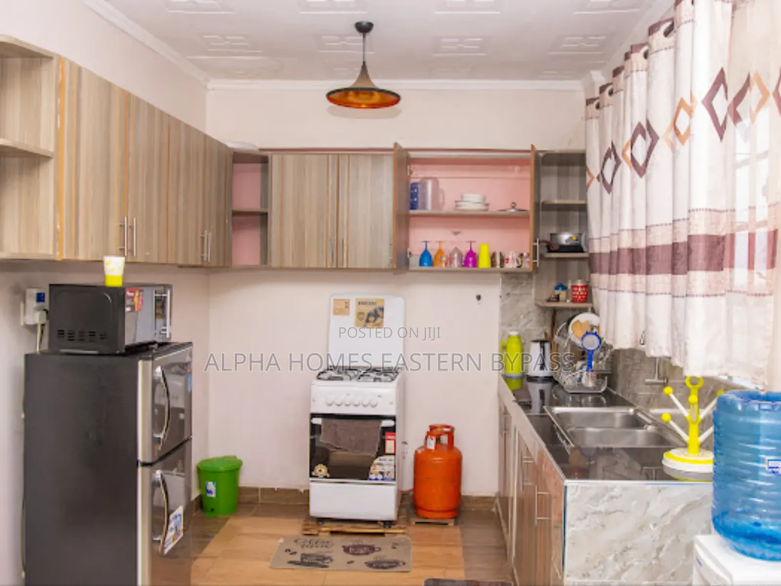 Luxurious Penthouse With Stunning Views Along Eastern Bypass