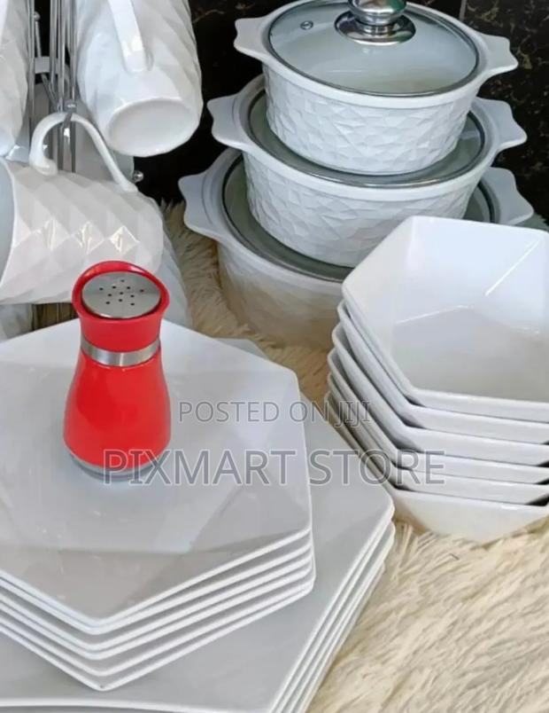 31-Piece Geometric Hexagon Dinnerware Set – Elegant
