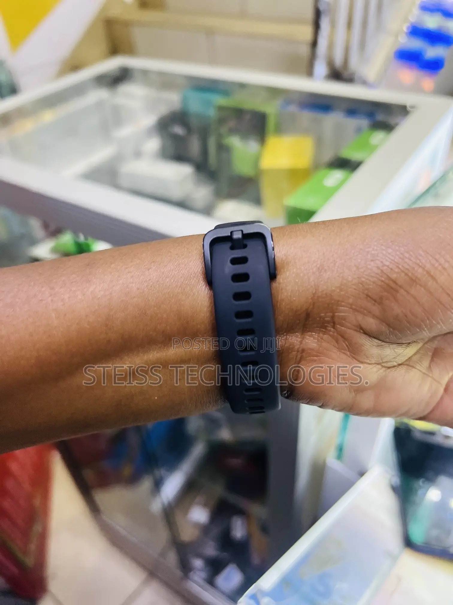 Huawei Band 9 Smartwatch.
