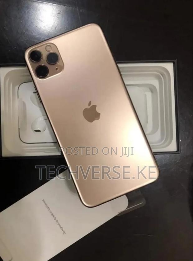 New Apple iPhone 11 Pro Max 256 GB Gold - main view