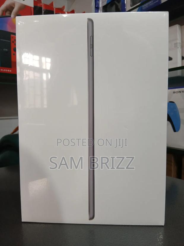 New Apple iPad 10.2 (2021) 64 GB Silver