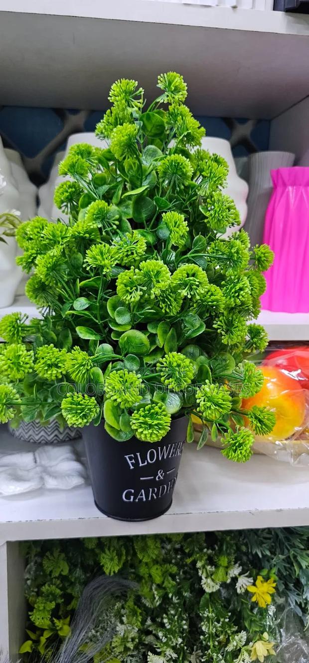 Big Table Flowers
