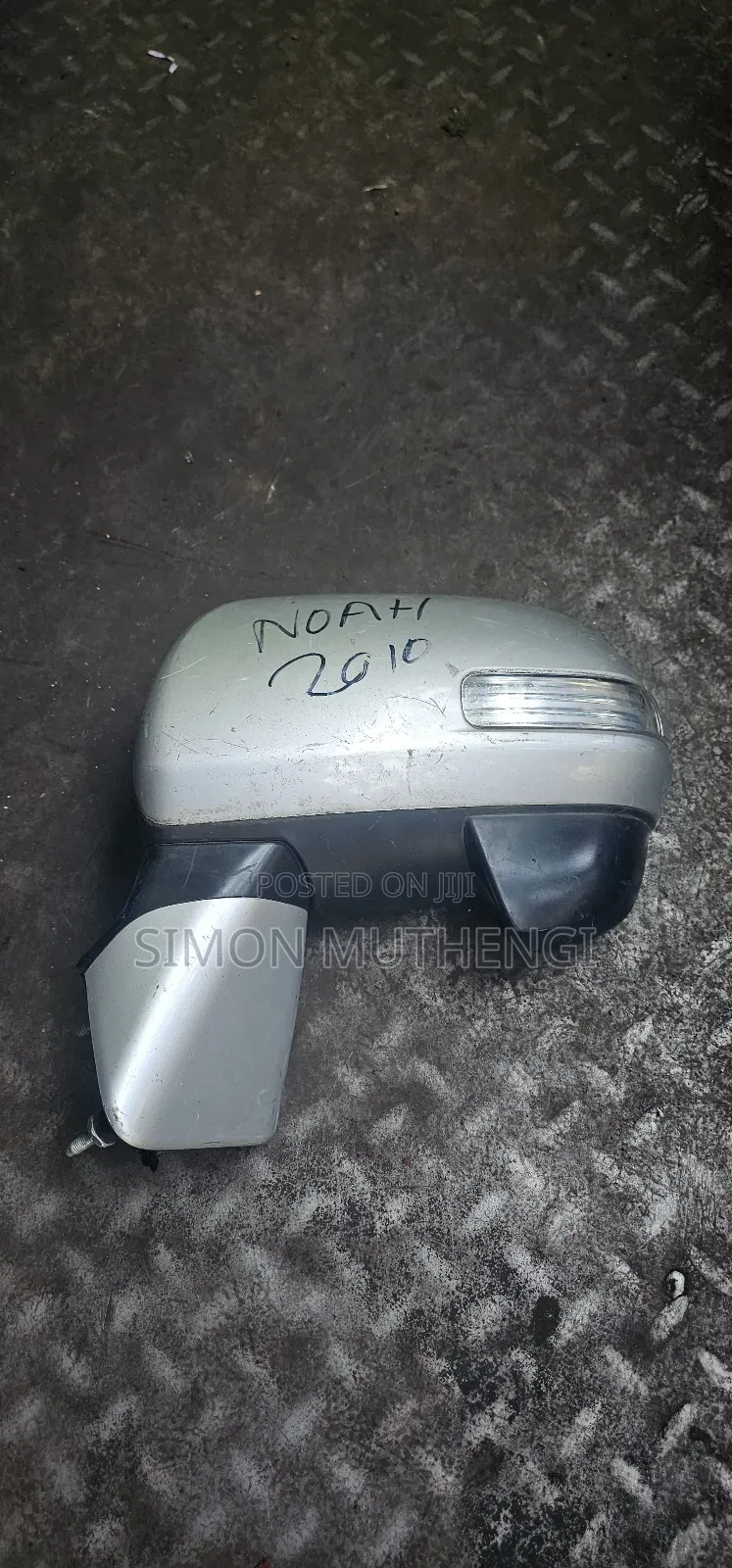Toyota Noah 2010 Model Side Mirrors