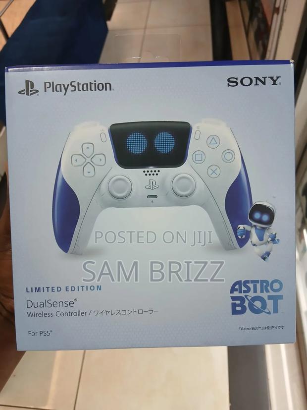 Playstation 5 Astro Bot Controller - main view