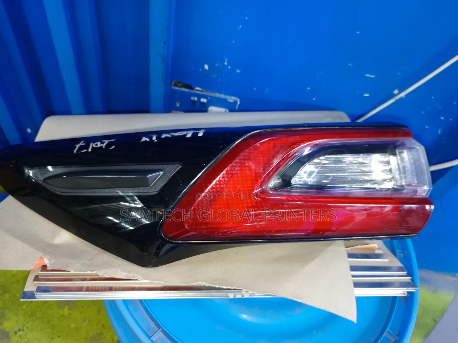 Super Standard Toyota Harrier Backlight