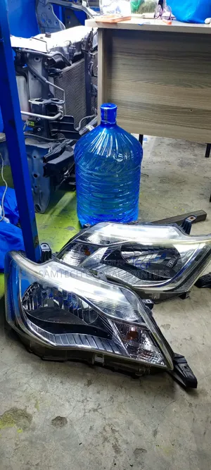 Exclusively Best Quality Ex Japan Toyota Fielder Headlight