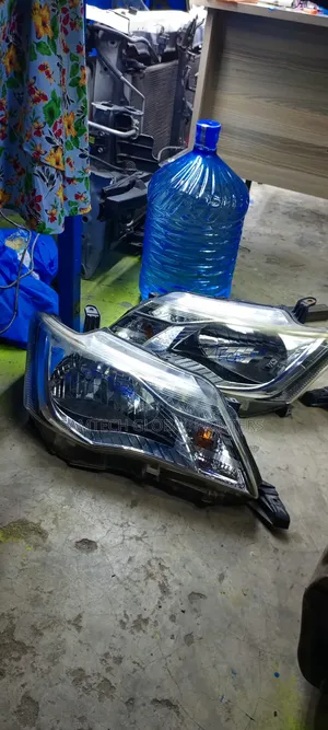 Top Tier Ex Japan Toyota Fielder Headlight