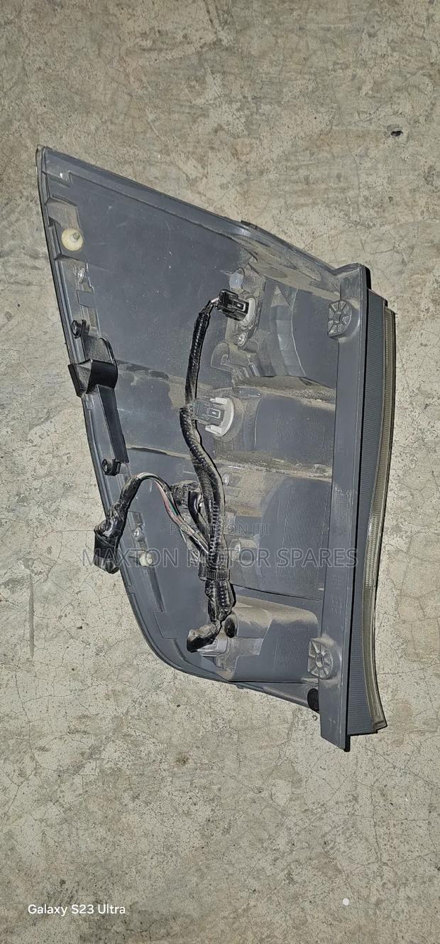 2013 Honda Stepwagon Tailights - thumbnail 2