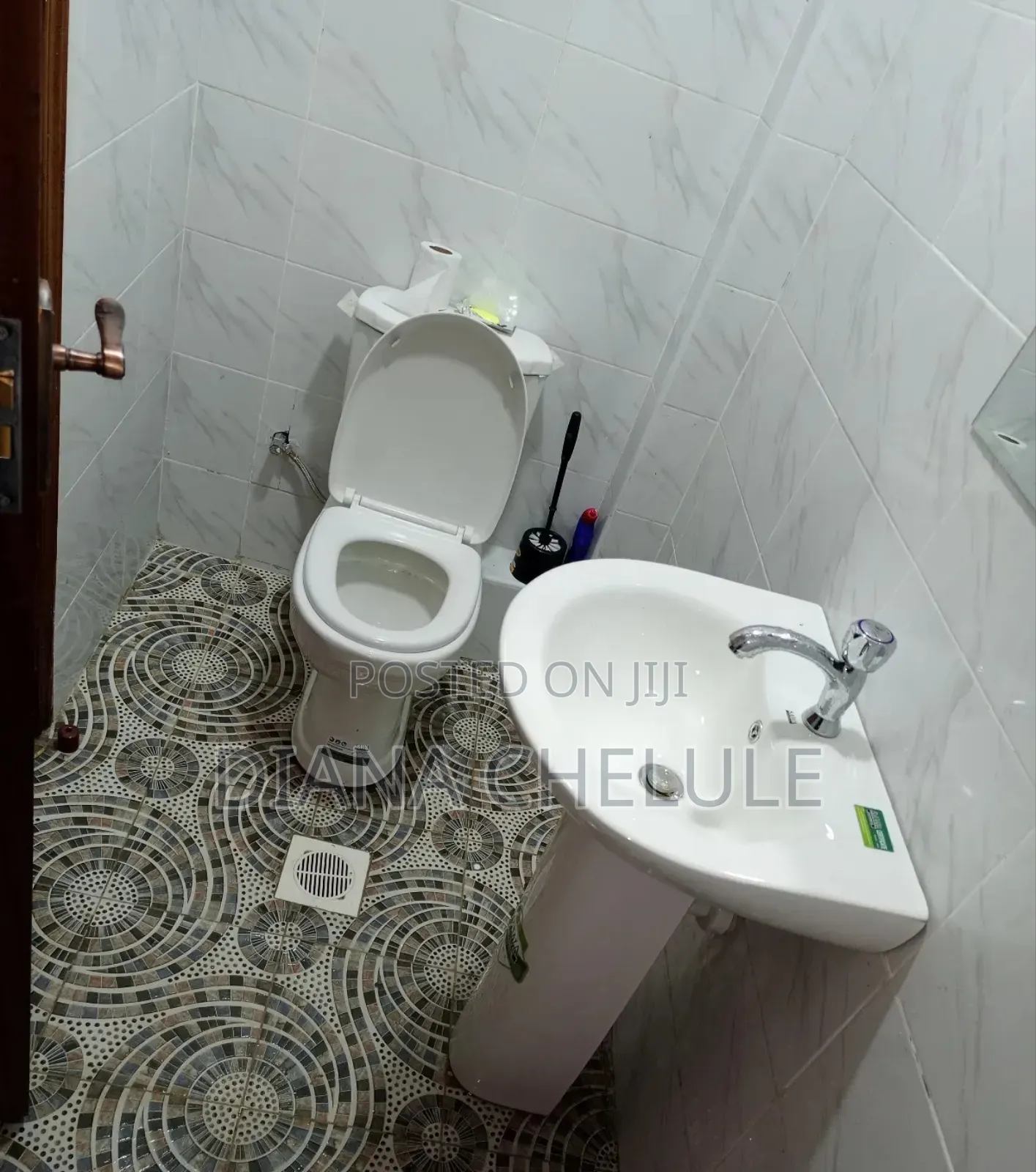 Clean Affordable Studios Airbnb Along 4th Avenue Rongai