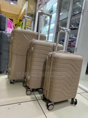 Beige 3 in 1 Suitcases Set in No 28' 7500 Rubberunbreakable