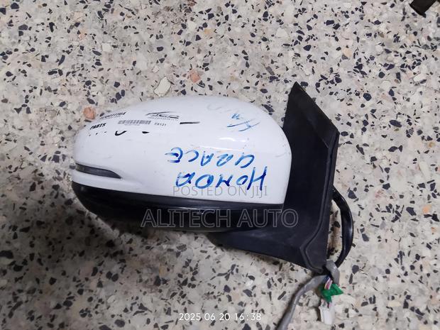 Honda Grace Side Mirror 2017 Indicator