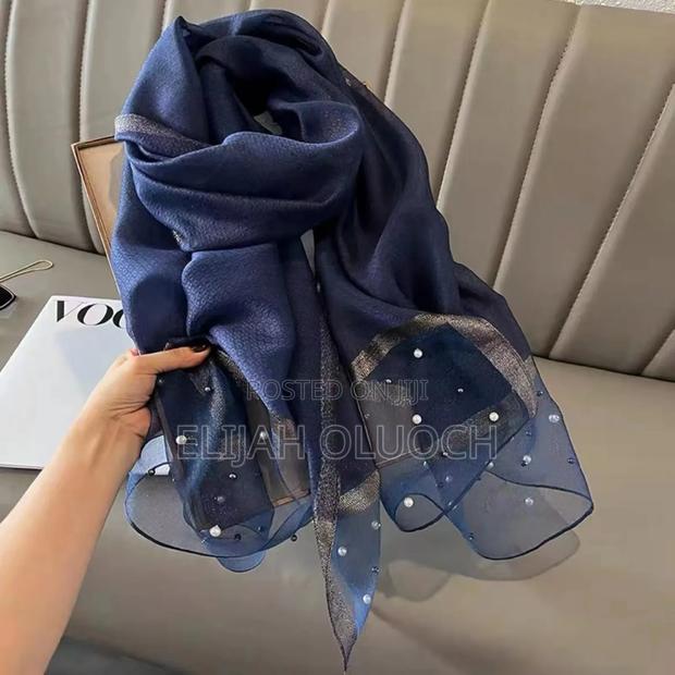 Classy Elegant Pearl Scarf - thumbnail 3