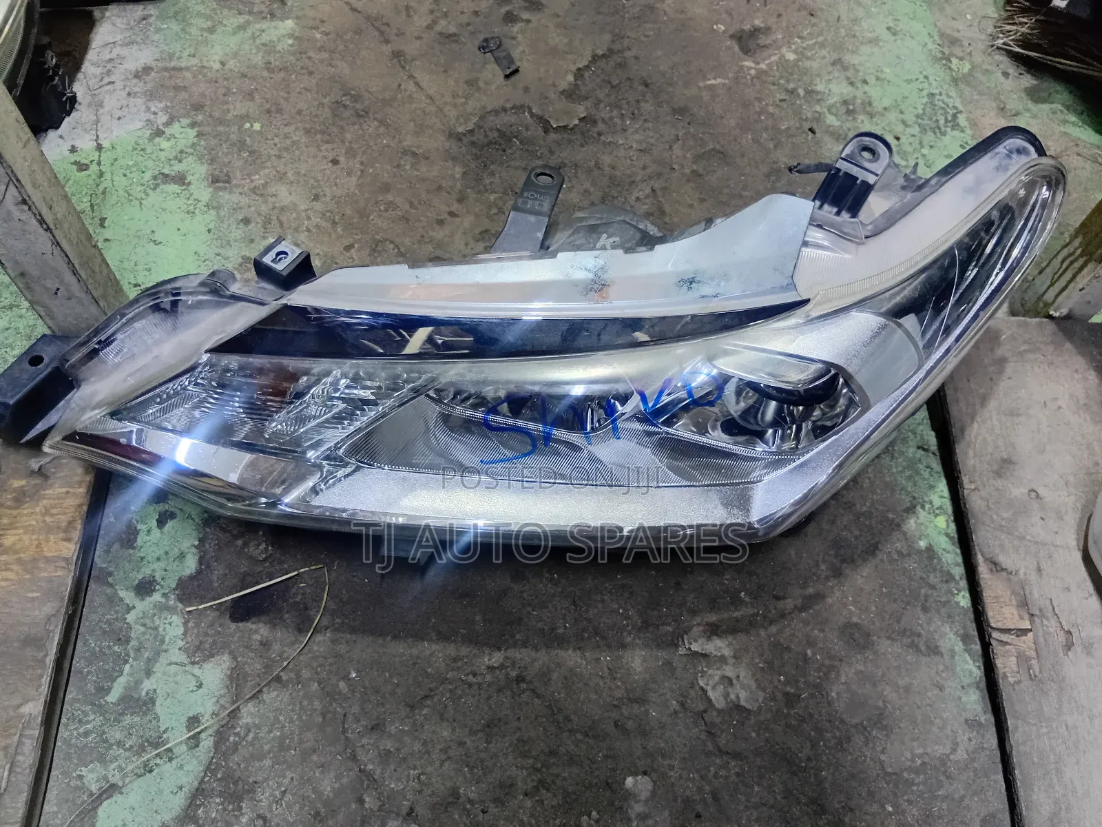 Headlight Fielder 2015 165 Headlight