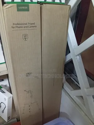 Ugreen Professional Tripod for Phone and Camera !