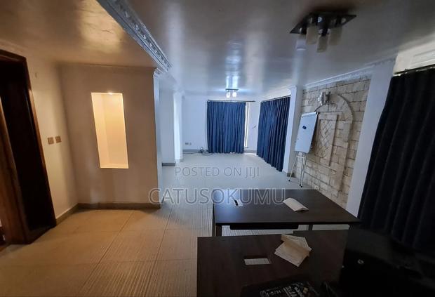 5bdrm Maisonette in Gateway Mall Area for rent - thumbnail 11