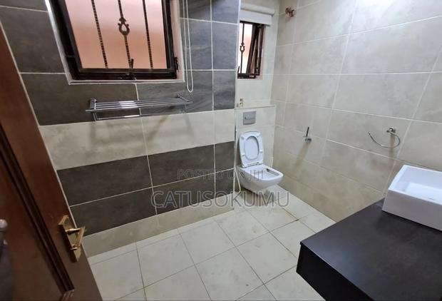 5bdrm Maisonette in Gateway Mall Area for rent - thumbnail 12