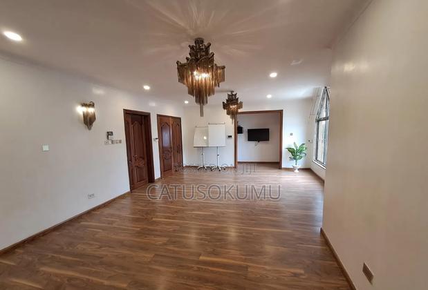 5bdrm Maisonette in Gateway Mall Area for rent - thumbnail 17