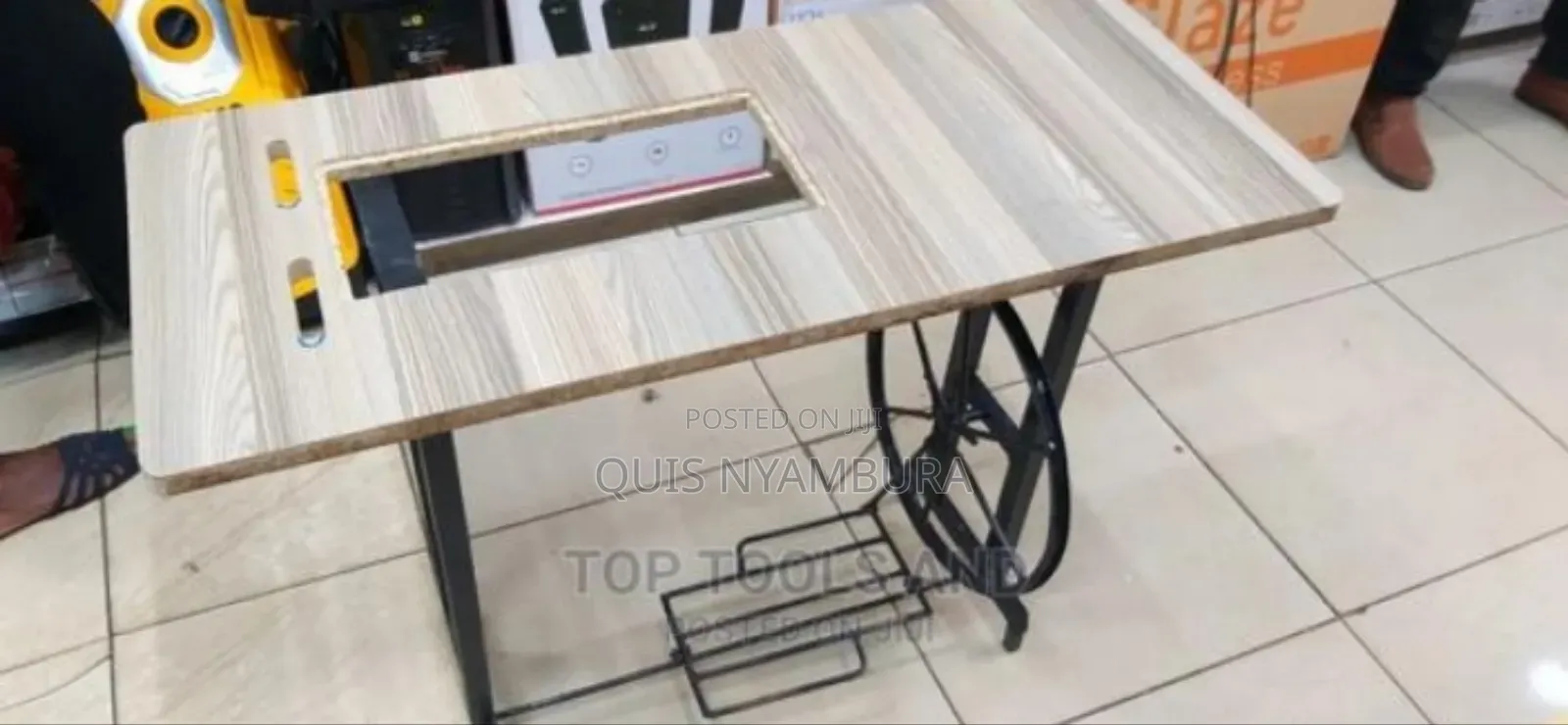 Sewing Table/Sewing Machine Table