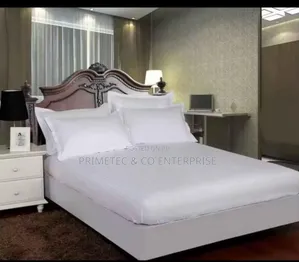 5 Pc White Fitted Bedsheets.