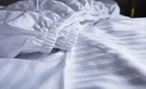 5 Pc White Fitted Bedsheets.