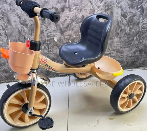 3 Wheel Tricycle 
Suitable 1-4 Years
Big Size
