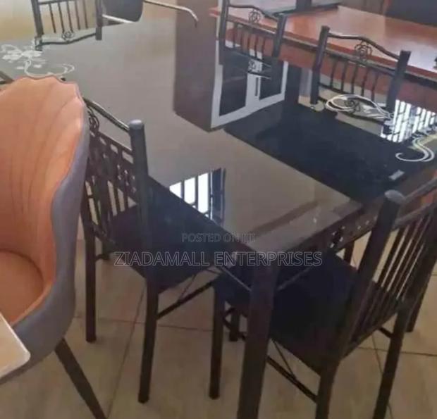 Crafted for Conversation: The Ultimate 6-Seater Dining Sol