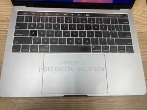 Laptop Apple MacBook Pro 2018 16GB Intel Core I7 SSD 512GB