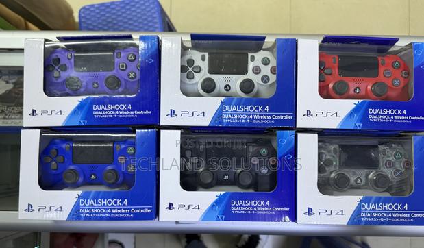 New Dual Sense 4 Pad - main view