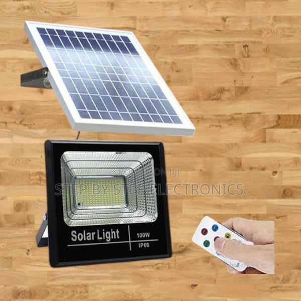 Easy to Install 100w Outdoor Security Led Solar Flood Light