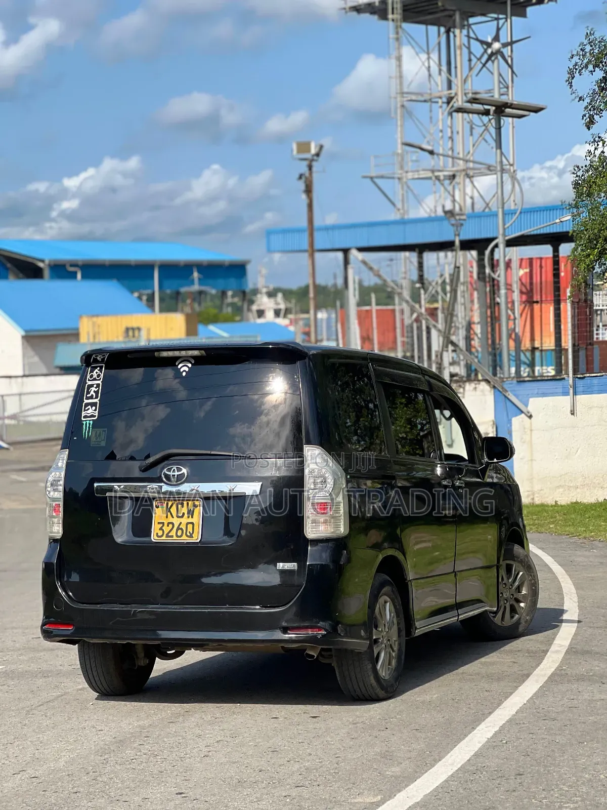 Toyota Voxy 2013 Black