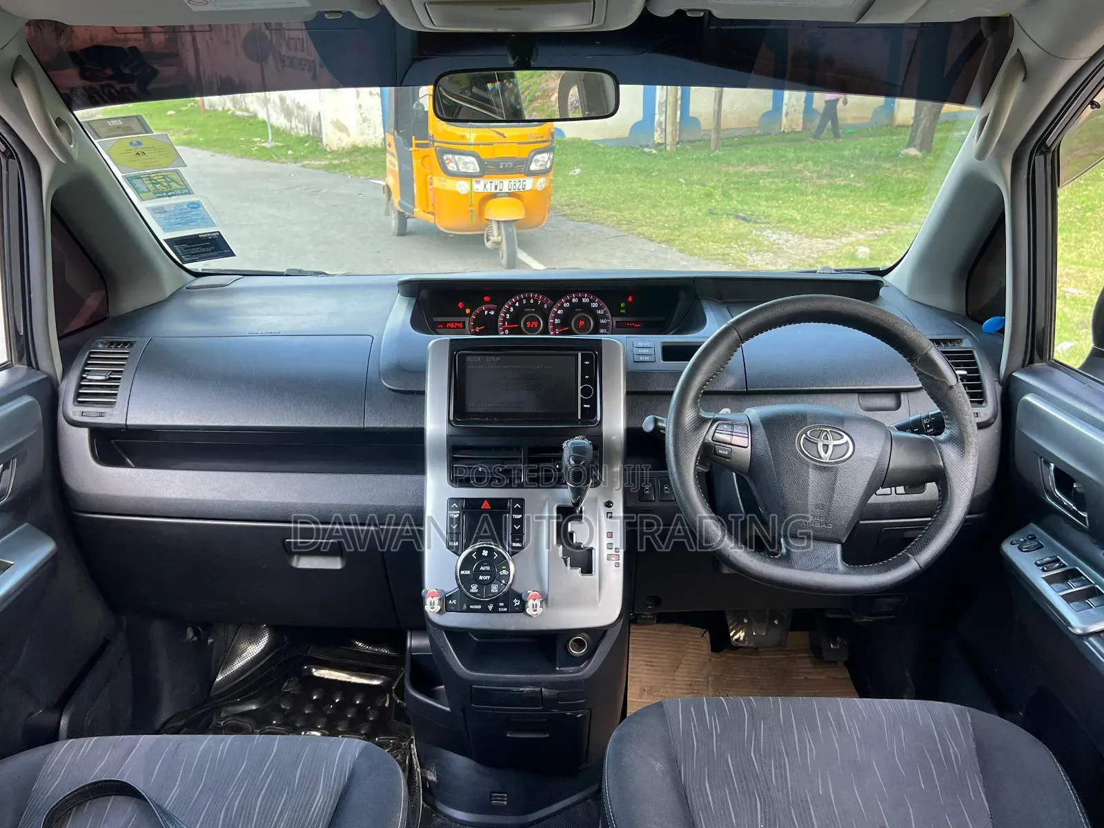 Toyota Voxy 2013 Black