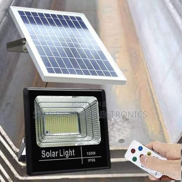Cost-Effective 100w Outdoor Security Led Solar Flood Light - thumbnail 2